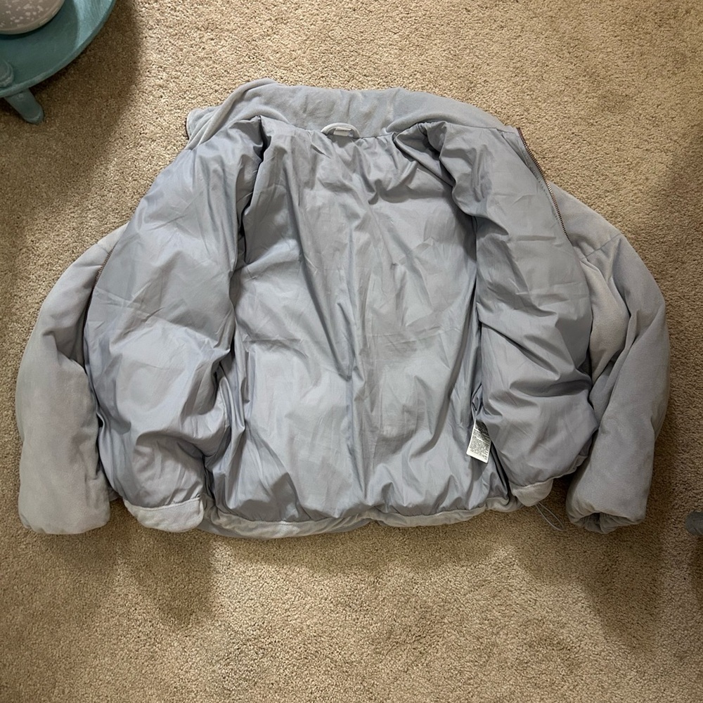 Old Navy Active Light Gray Jacket Soft Smooth Puffy Cozy Size Small - Picture 4 of 5